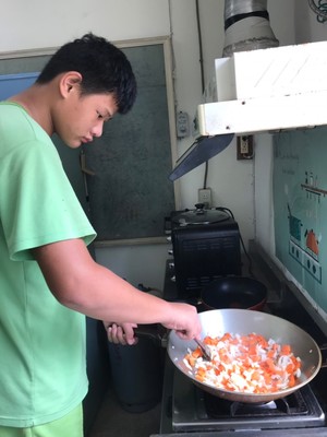 午餐自己負責煮圖片